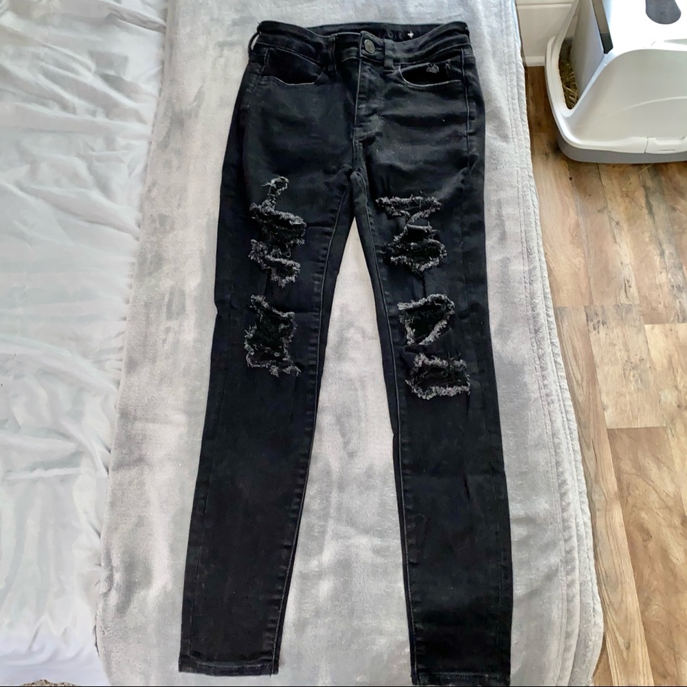 AE Curvy Hi-Rise Jegging, SIZE 2 SHORT, Ripped Details